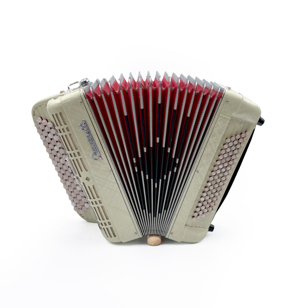 Illustration : Crucianelli Junior 80 basses