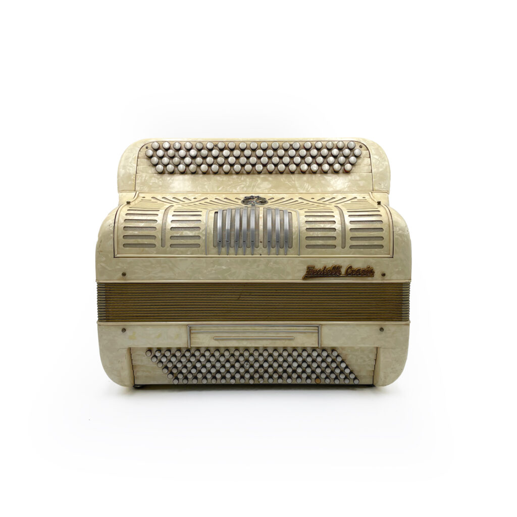 Illustration : Les accordéons d'occasion