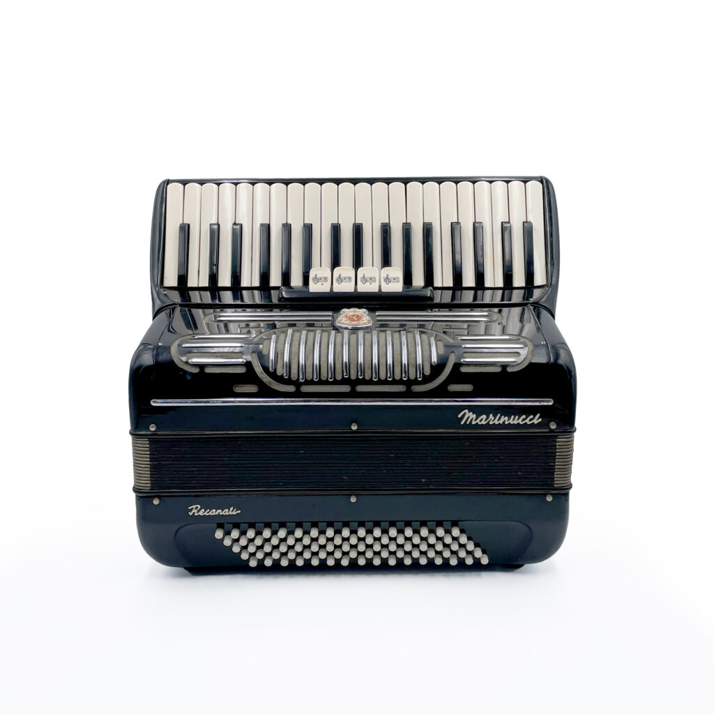 Illustration : Les accordéons d'occasion