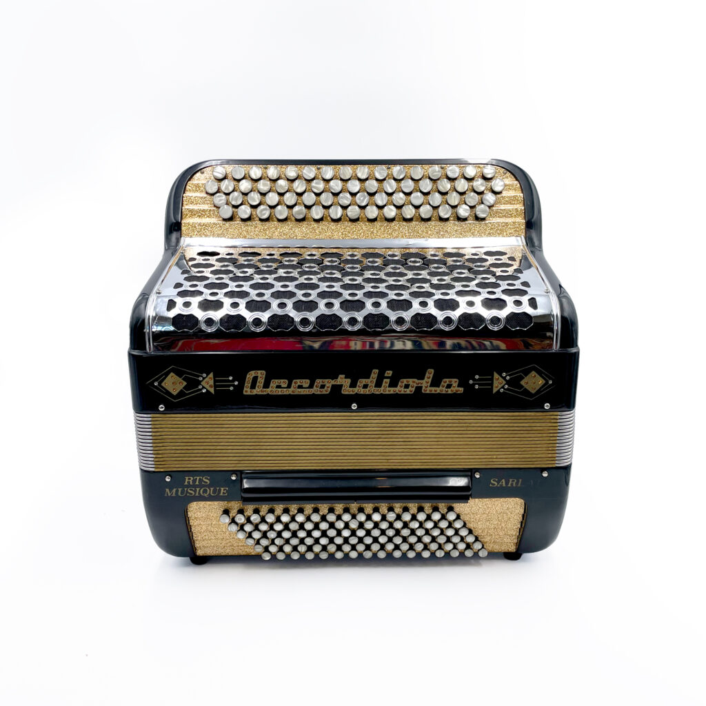 Illustration : Les accordéons d'occasion
