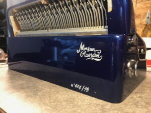 Illustration : https://www.monsieuraccordeon.com/wp-content/uploads/sites/20/2022/05/Monsieur-accordeon-accordeons-signature-Galerie-06-300x225.jpg