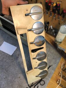 Illustration : https://www.monsieuraccordeon.com/wp-content/uploads/sites/20/2022/05/Monsieur-accordeon-accordeons-signature-Galerie-16-225x300.jpg