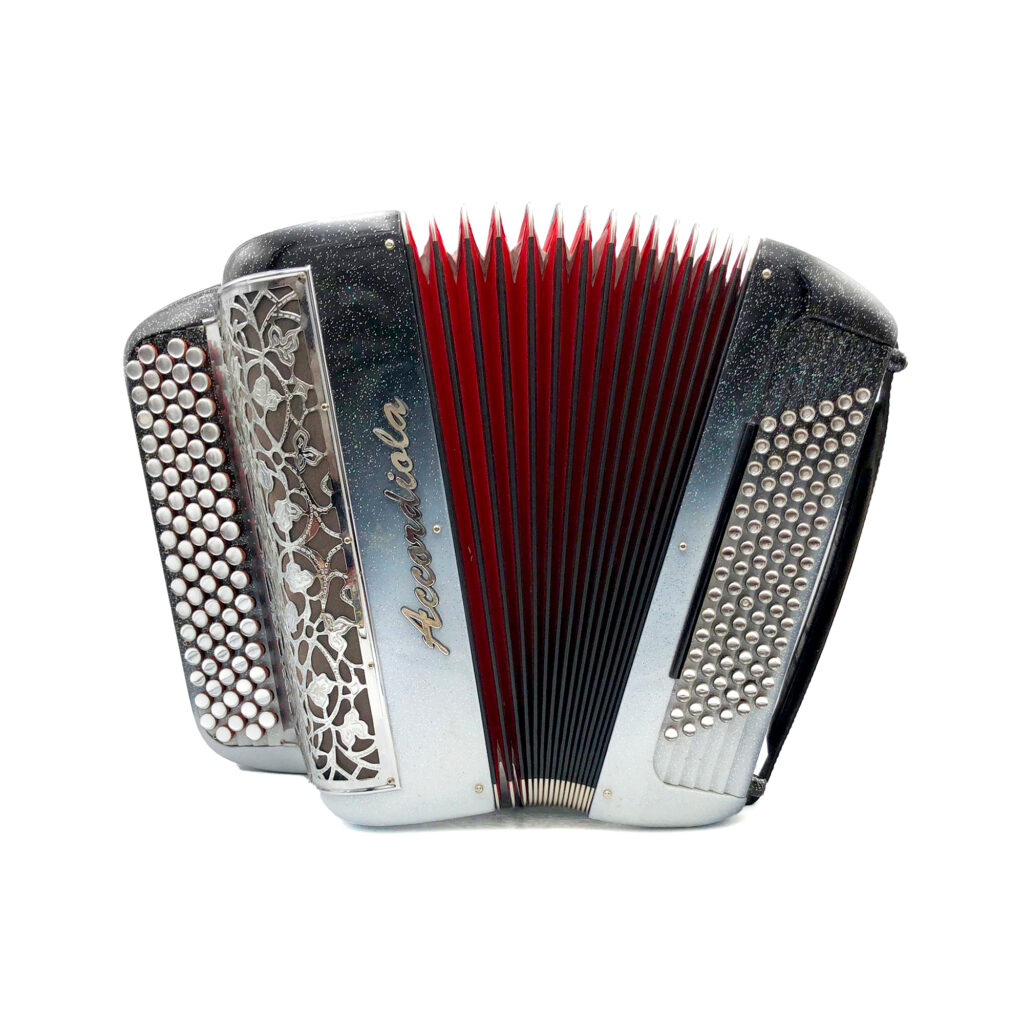 Illustration : Accordiola 012 carbone compact ( Spécial musette )