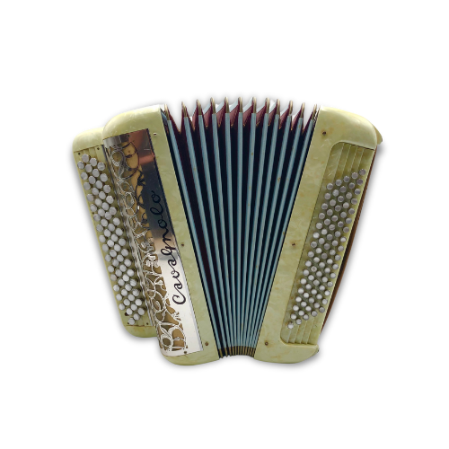 Illustration : Accordéon Cavagnolo crème 80 basses 2 voix