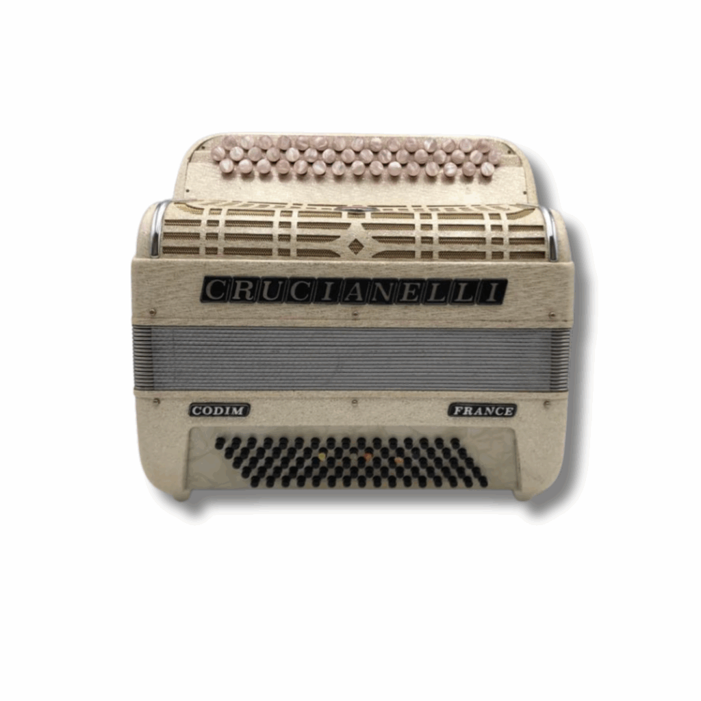 Illustration : Accordéon Crucianelli 3 rangs 80 basses blanc pailleté